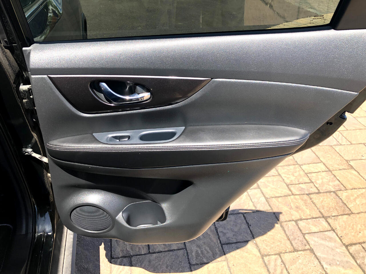 Used 2019 Nissan Rogue SV image 26