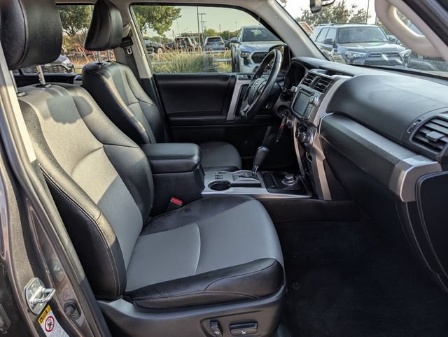 Used 2017 Toyota 4Runner SR5 Premium AWD/4WD image 30