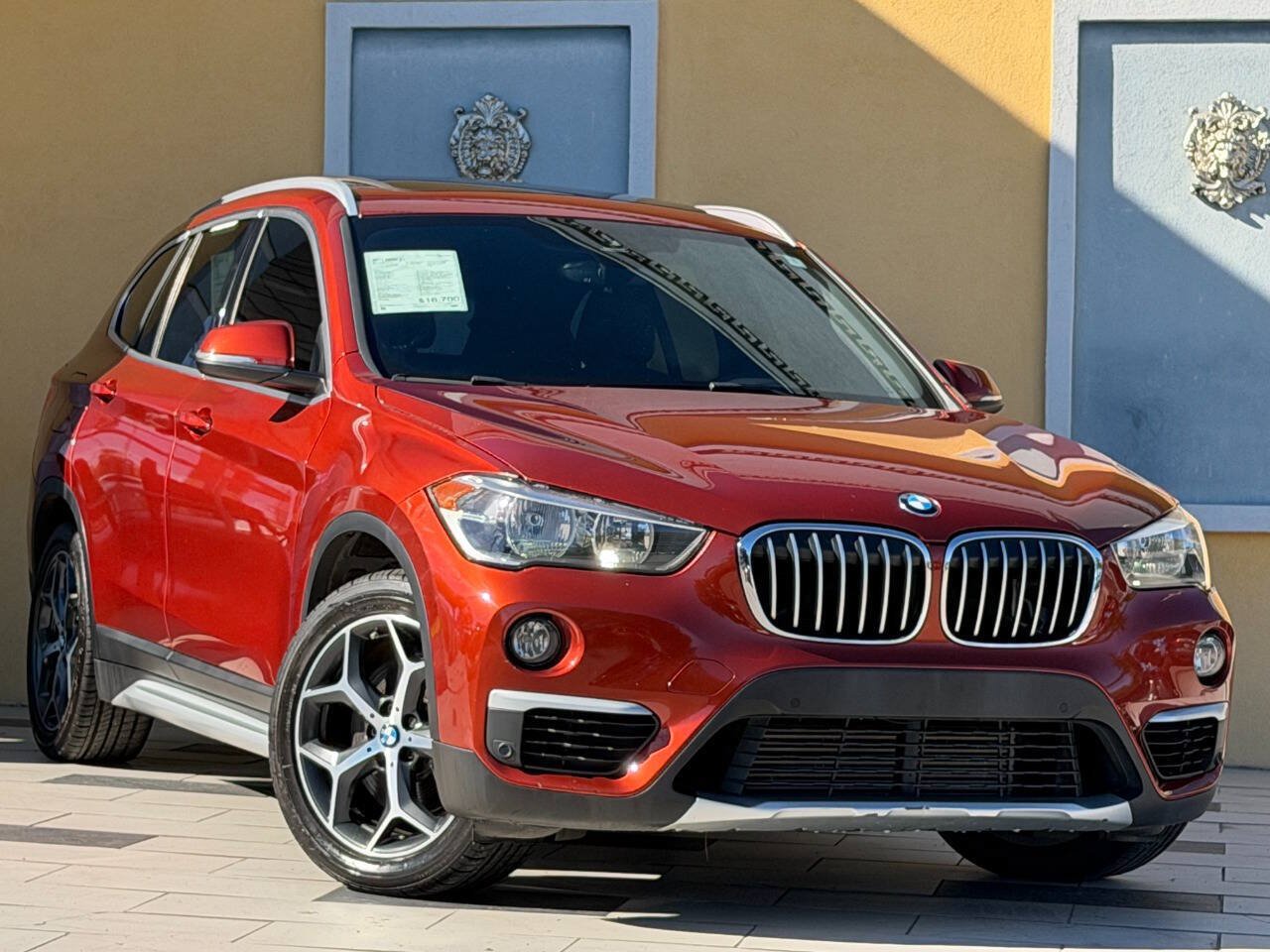Used 2019 BMW X1 xDrive28i w/ Convenience Package AWD/4WD image 1