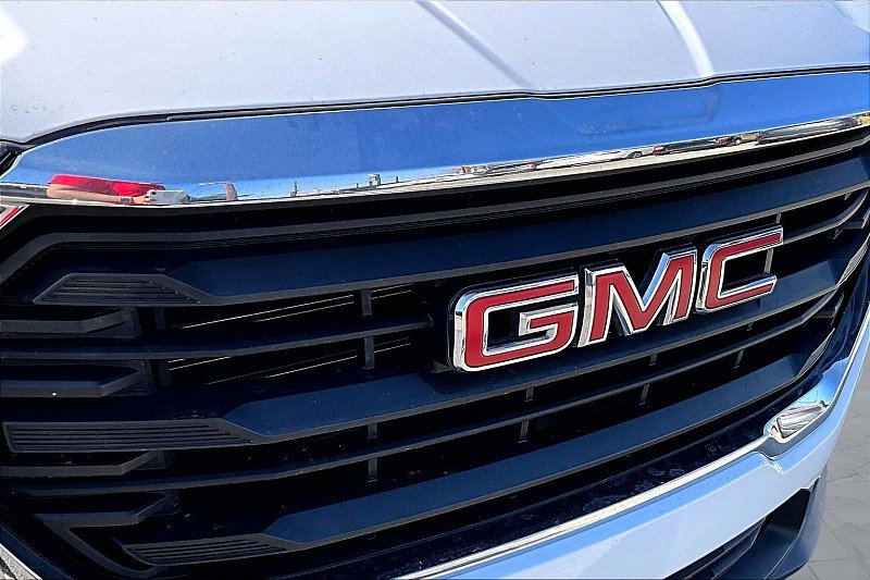 Used 2024 GMC Terrain SLE image 51