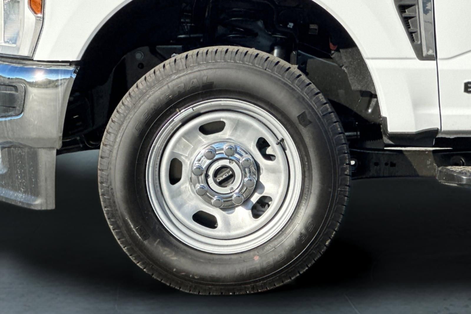 New 2026 Ford F350 XL w/ XL Chrome Package image 26