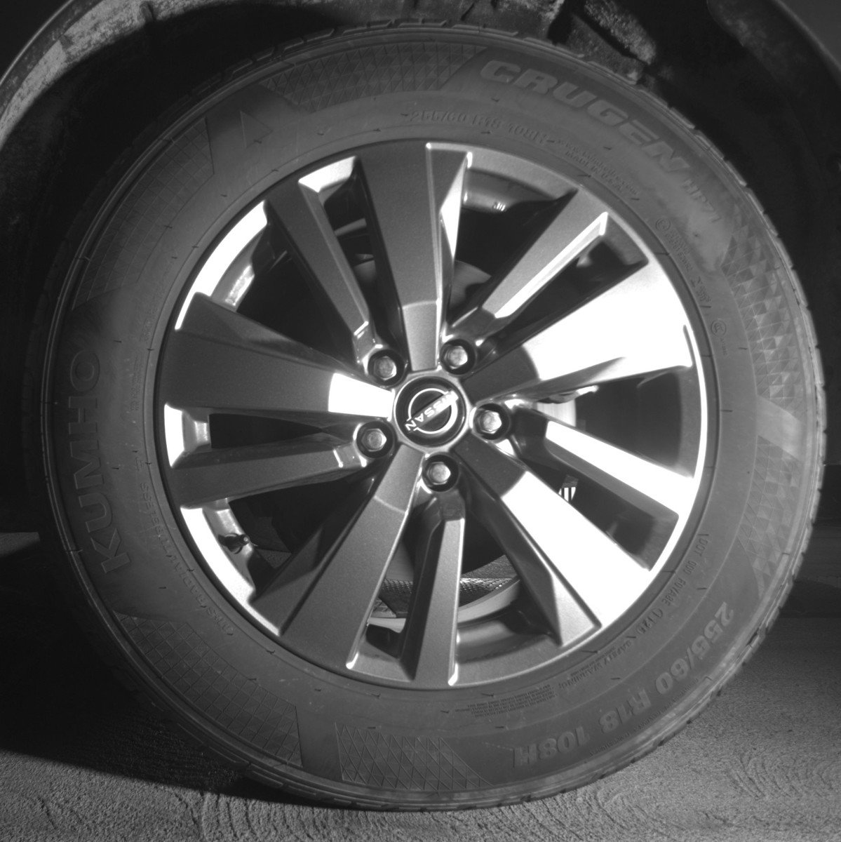 Used 2025 Nissan Pathfinder SV FWD image 14