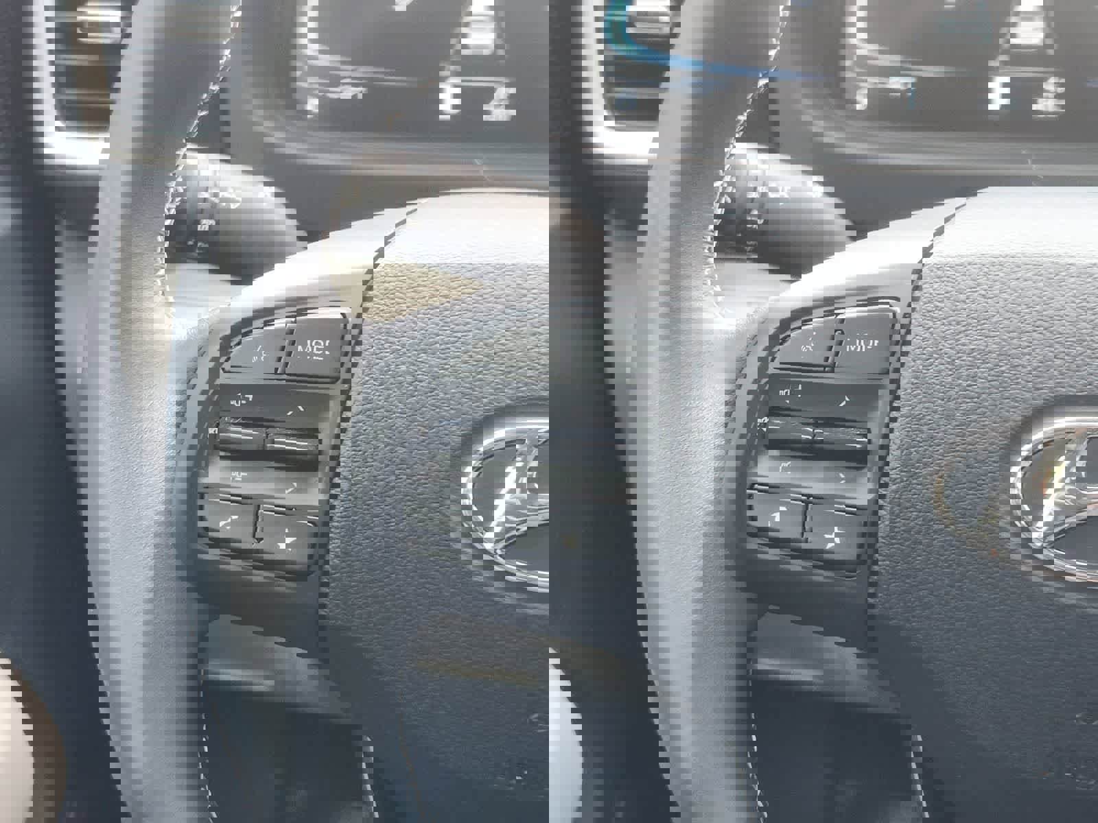 Used 2025 Hyundai Venue Limited image 25