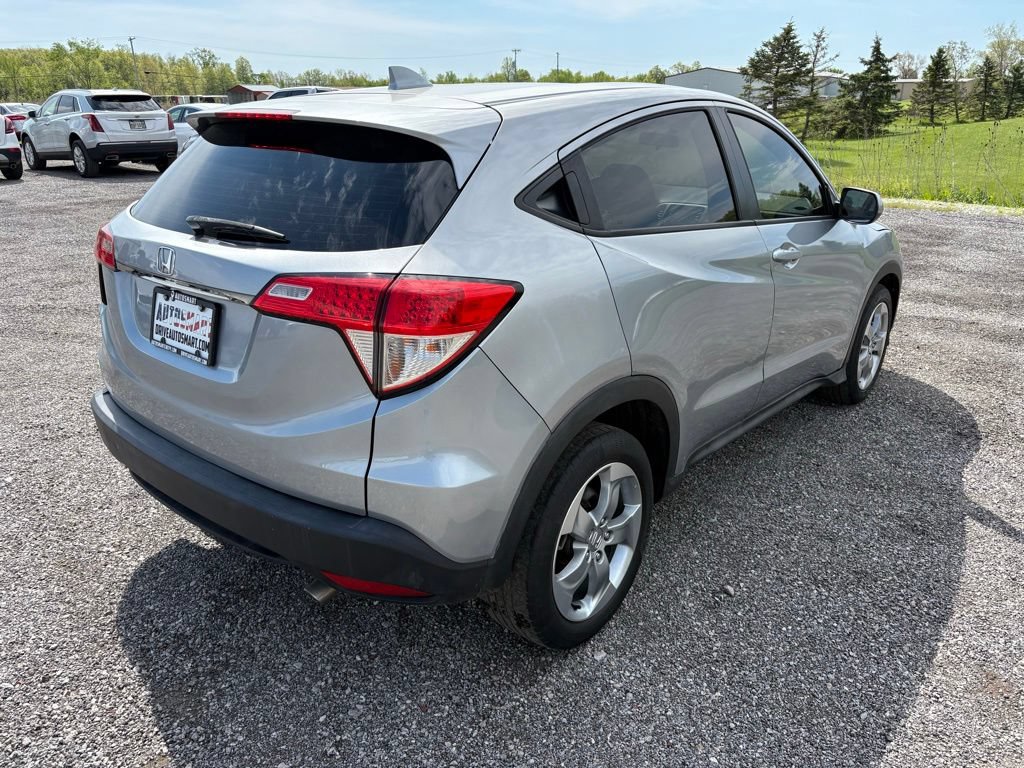 Used 2019 Honda HR-V LX image 3