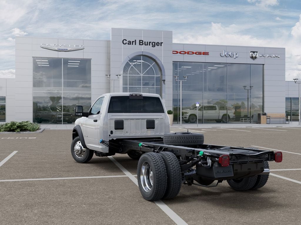 New 2025 RAM 5500 4x4 Regular Cab image 3