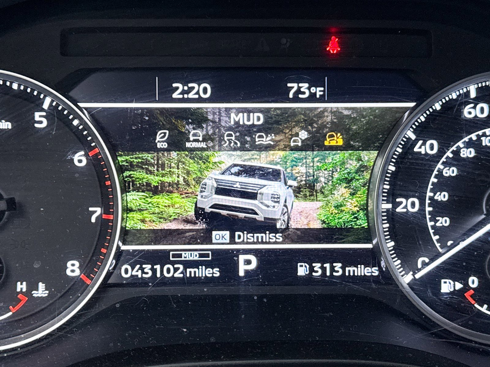 Used 2023 Mitsubishi Outlander SE image 6