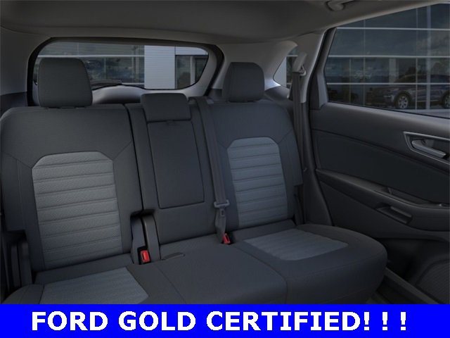 Used 2024 Ford Edge SE w/ Black Appearance Package image 11