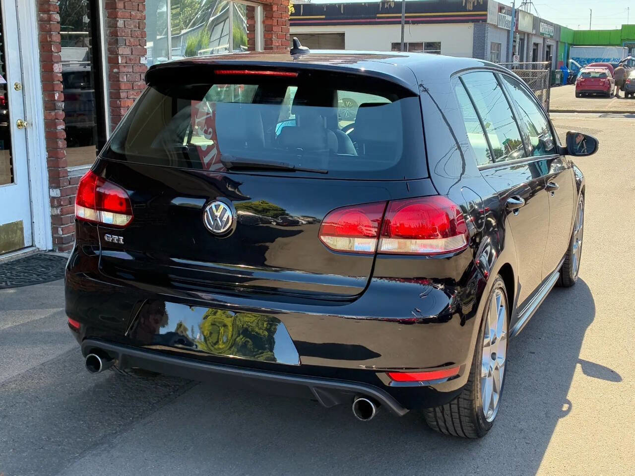 Used 2013 Volkswagen GTI 4-Door image 3