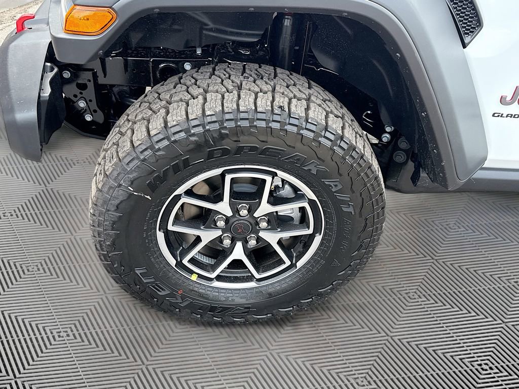 New 2026 Jeep Gladiator Rubicon w/ Steel Power Dome Hood Package AWD/4WD image 33