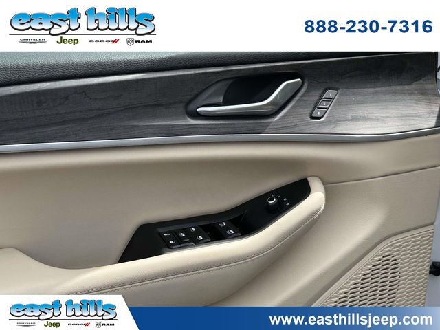 Certified 2023 Jeep Grand Cherokee Limited AWD/4WD image 14