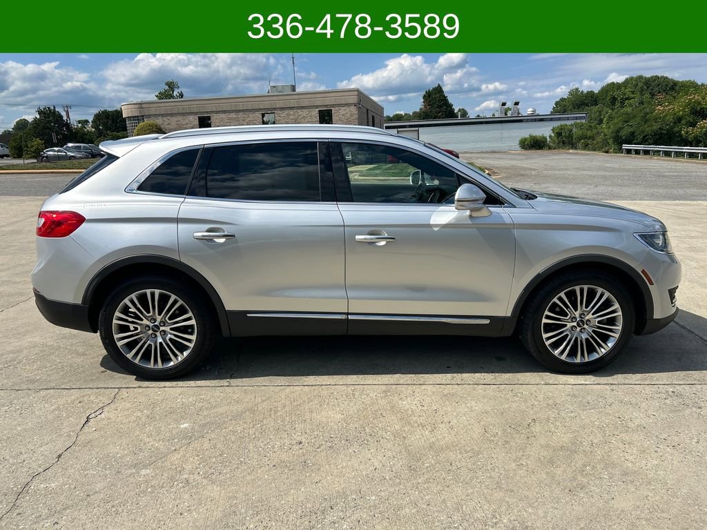 Used 2018 Lincoln MKX Reserve w/ Driver Assistance Package AWD/4WD image 5