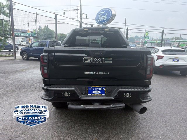 Used 2021 GMC Sierra 2500 Denali w/ Denali Black Diamond Edition AWD/4WD image 3