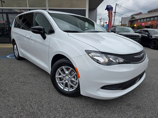 New 2027 Chrysler Pacifica LX FWD image 2