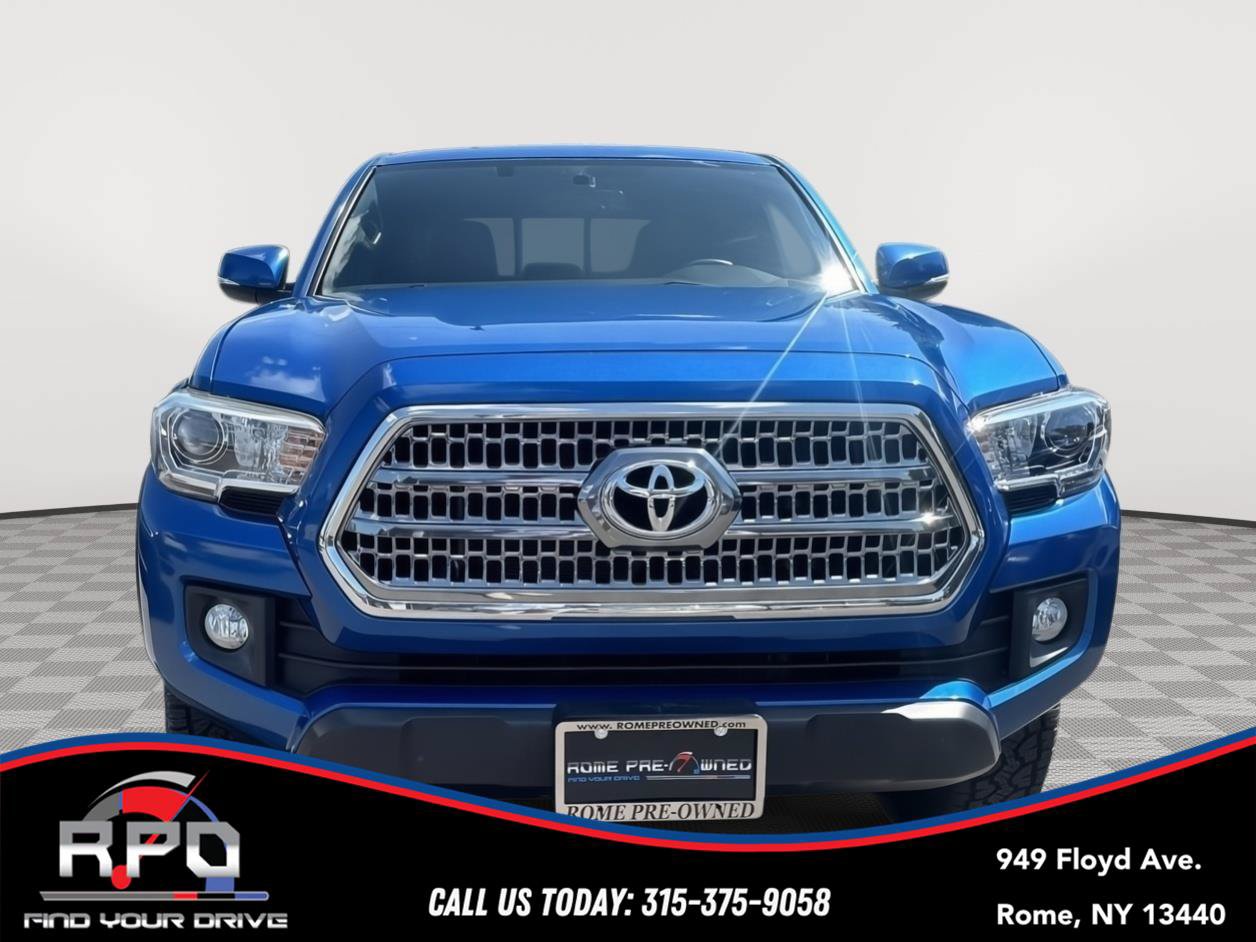 Used 2017 Toyota Tacoma TRD Off-Road w/ Premium & Technology Package AWD/4WD image 8
