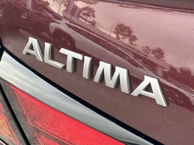 Used 2025 Nissan Altima 2.5 SV FWD image 12