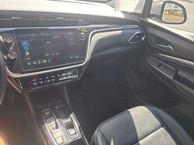 Used 2022 Chevrolet Bolt EUV LT w/ Convenience Package FWD image 22