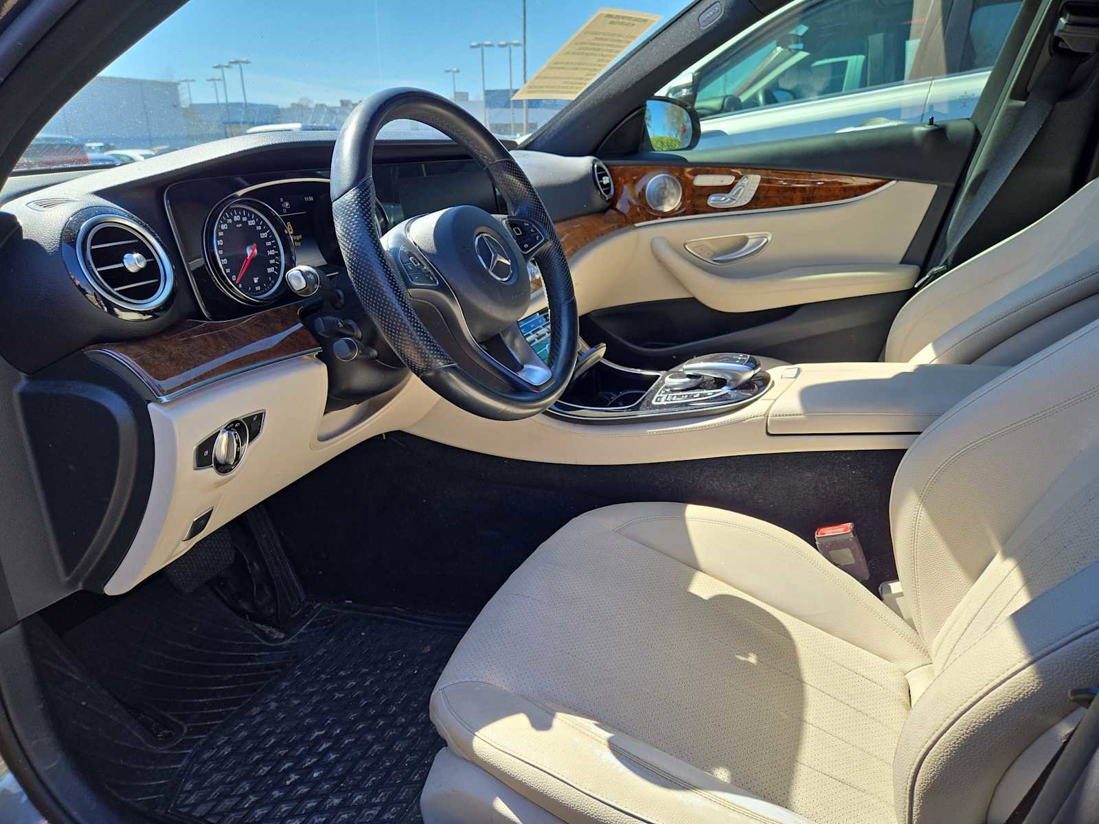 Used 2017 Mercedes-Benz E 300 image 4
