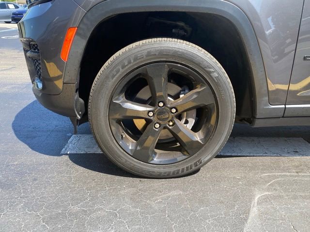 Used 2023 Jeep Grand Cherokee Altitude image 12