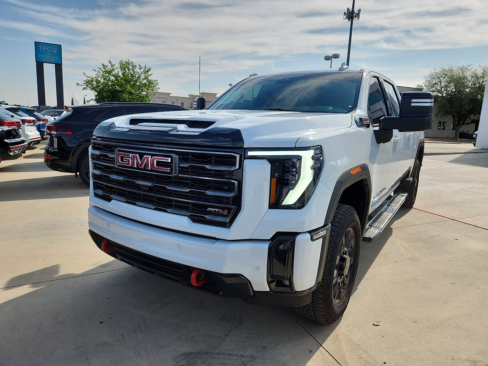 Used 2025 GMC Sierra 2500 AT4 image 3