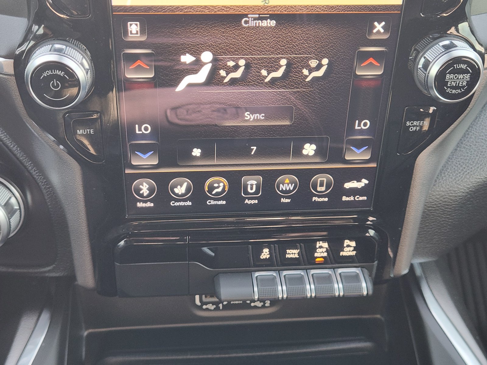 Used 2020 RAM 1500 Laramie w/ Sport Appearance Package AWD/4WD image 19