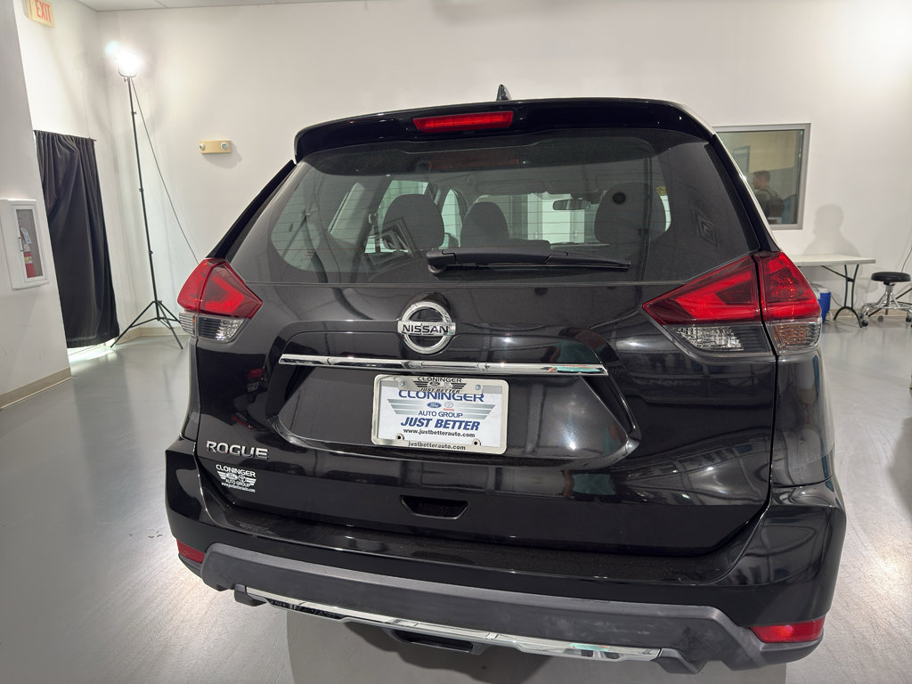 Used 2020 Nissan Rogue S image 7