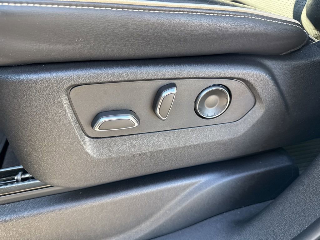 Used 2023 Cadillac Escalade Premium Luxury w/ LPO, Floor Liner Package image 22