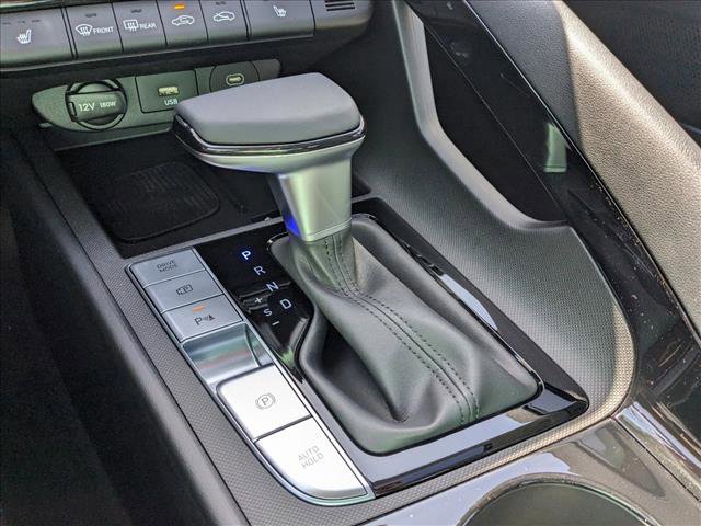 Used 2024 Hyundai Elantra Limited image 17
