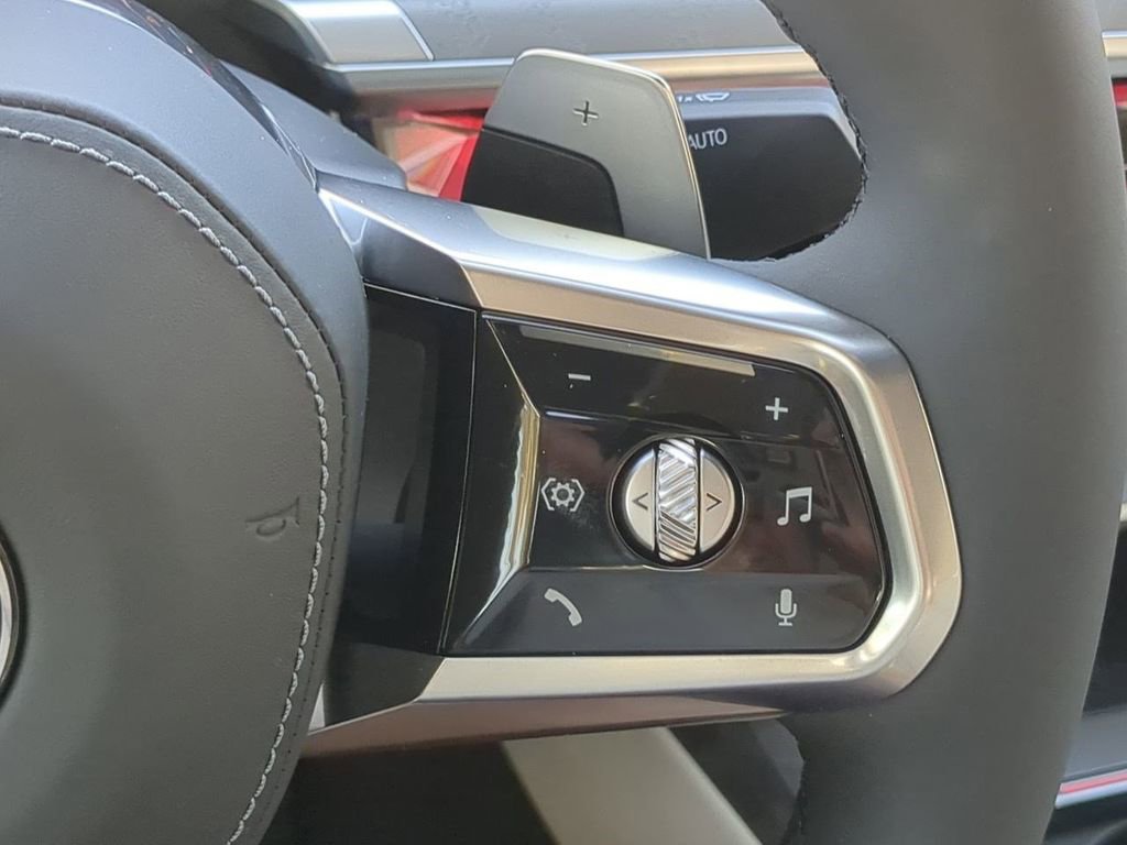 New 2026 BMW 760i xDrive w/ Premium Package image 27