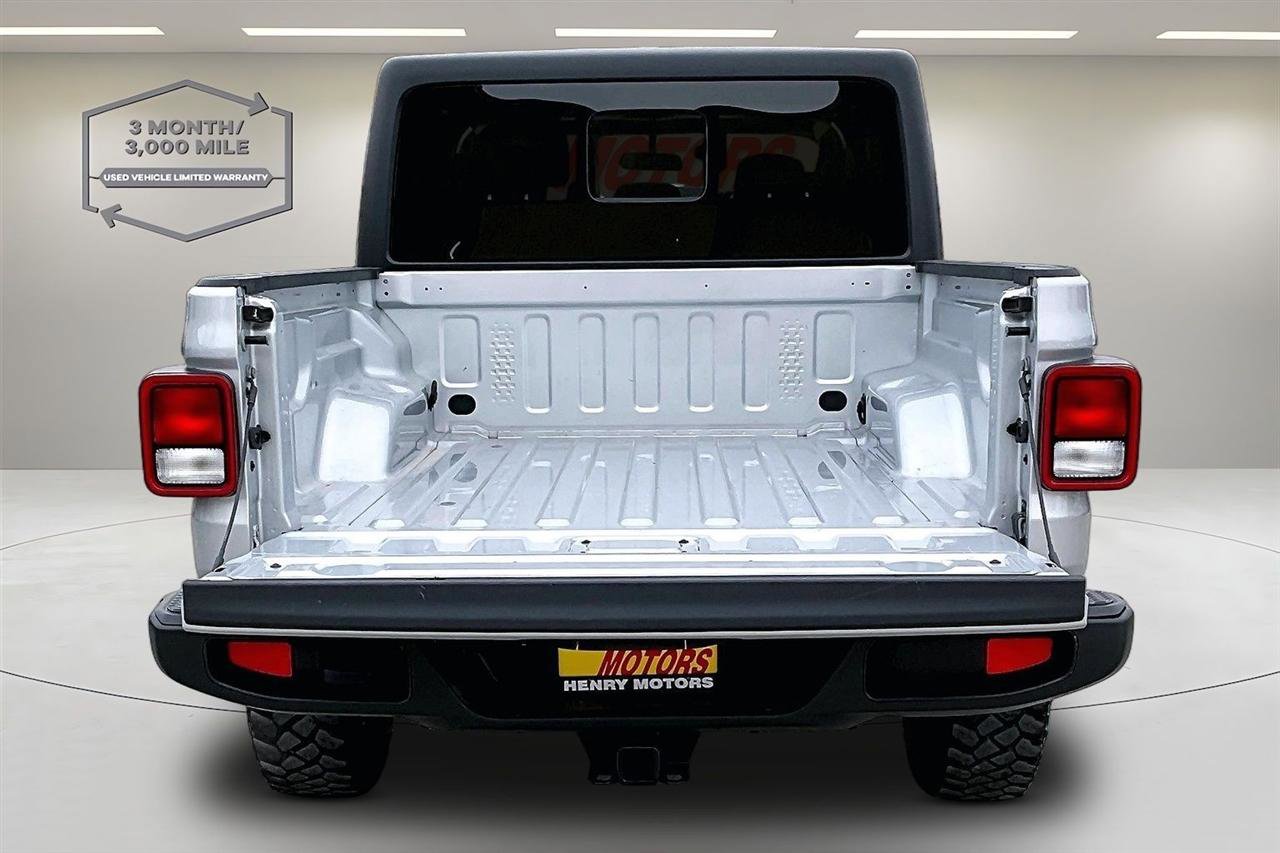 Used 2022 Jeep Gladiator Sport image 8