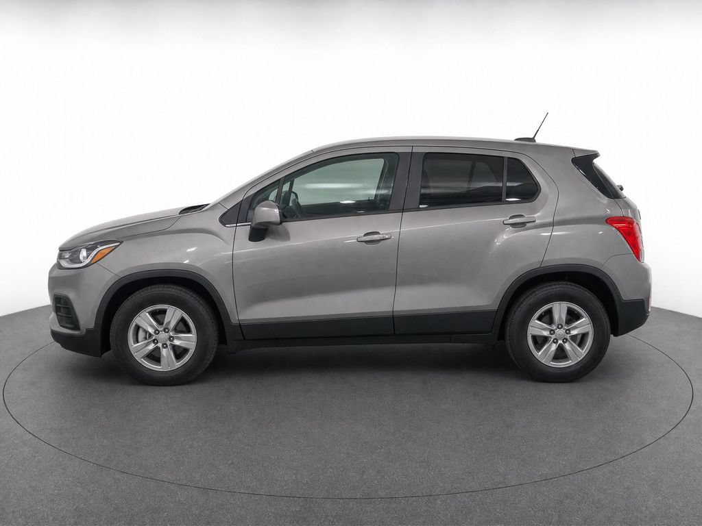 Used 2022 Chevrolet Trax LS w/ Tint and Cruise Package AWD/4WD image 6