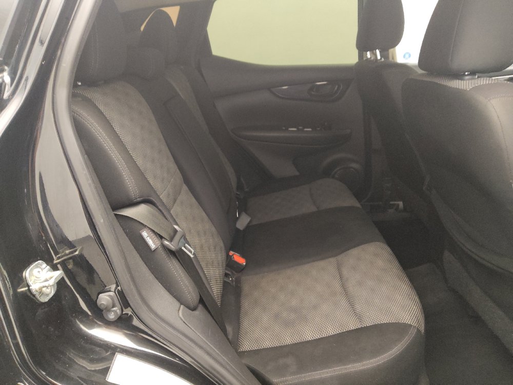 Used 2020 Nissan Rogue Sport SV FWD image 19