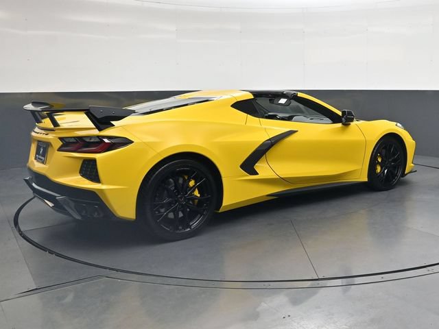 Used 2025 Chevrolet Corvette Stingray Premium Cpe w/ Z51 Performance Package RWD image 4