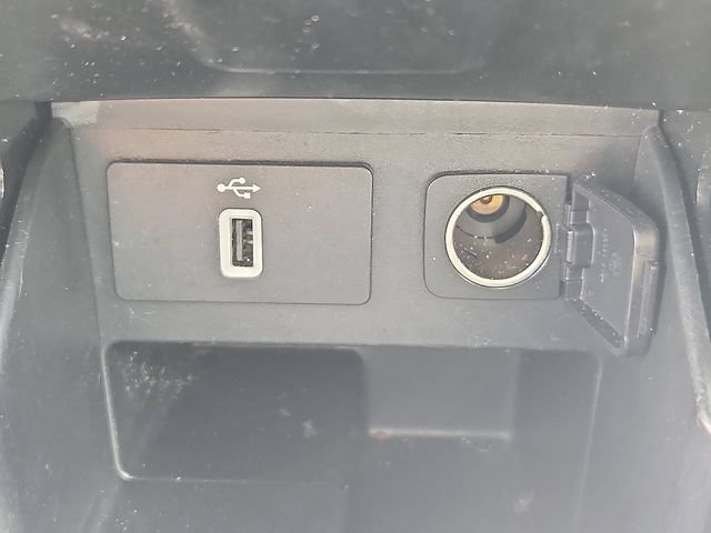 Used 2019 Ford Explorer XLT w/ Equipment Group 202A AWD/4WD image 25