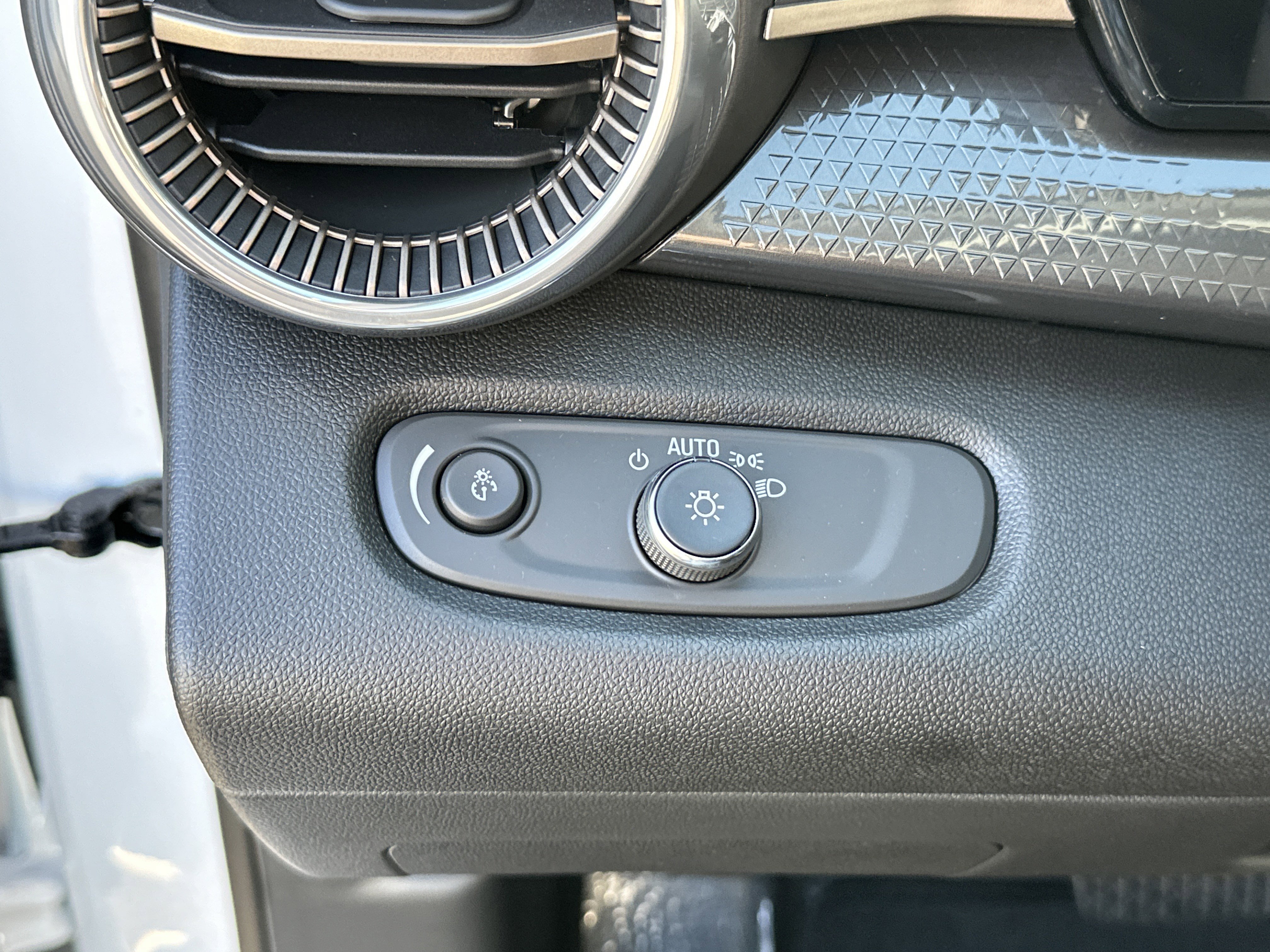 New 2026 Chevrolet Trax ACTIV image 15