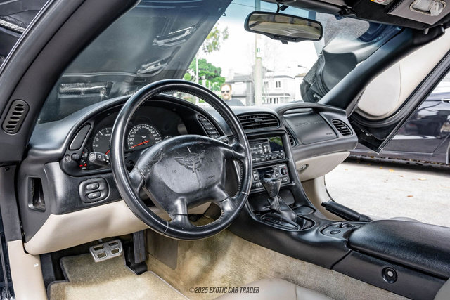 Used 2001 Chevrolet Corvette Coupe w/ Preferred Equipment Group1 image 44