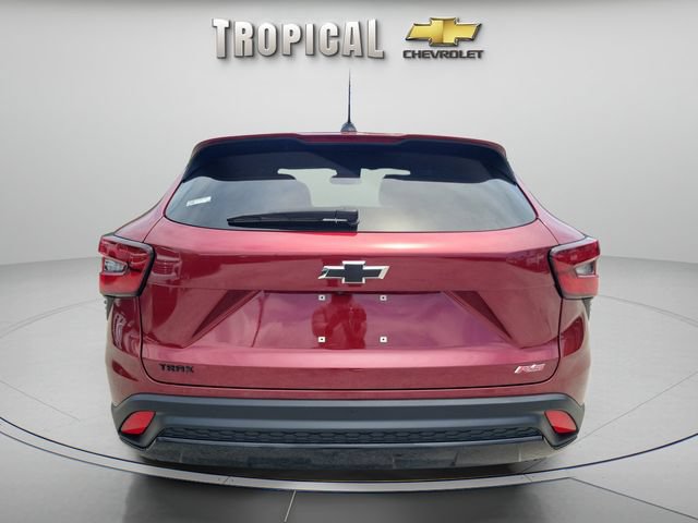 Used 2025 Chevrolet Trax RS w/ Driver Confidence Package FWD image 4