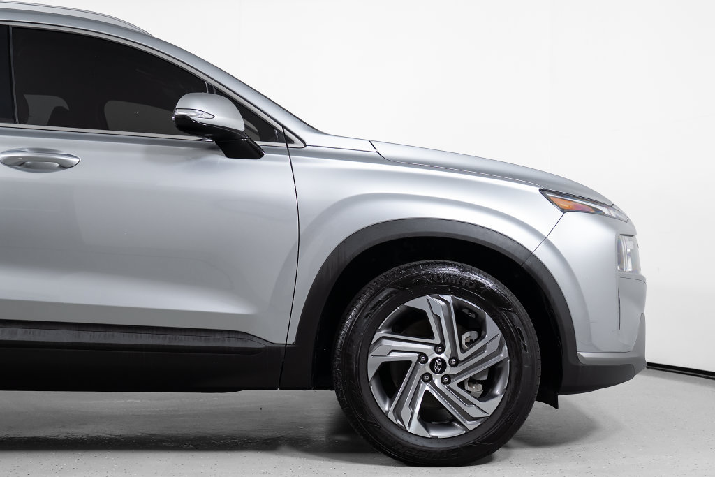 Used 2023 Hyundai Santa Fe SEL FWD image 4
