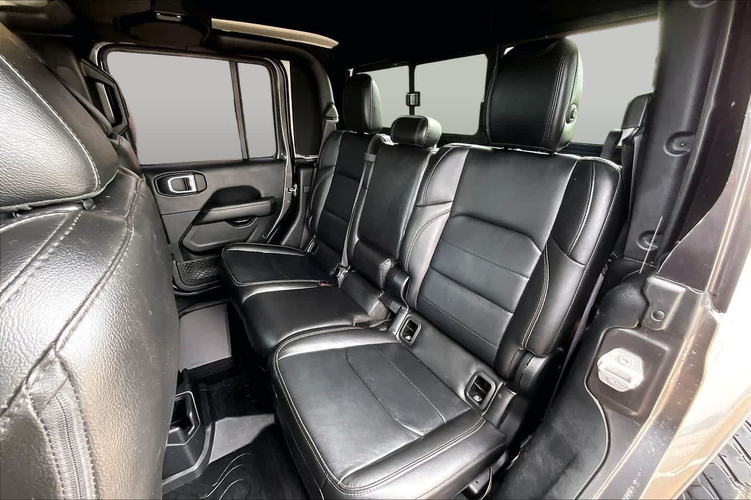 Used 2021 Jeep Gladiator Overland AWD/4WD image 21