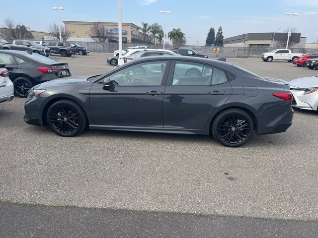 Used 2025 Toyota Camry XLE image 8