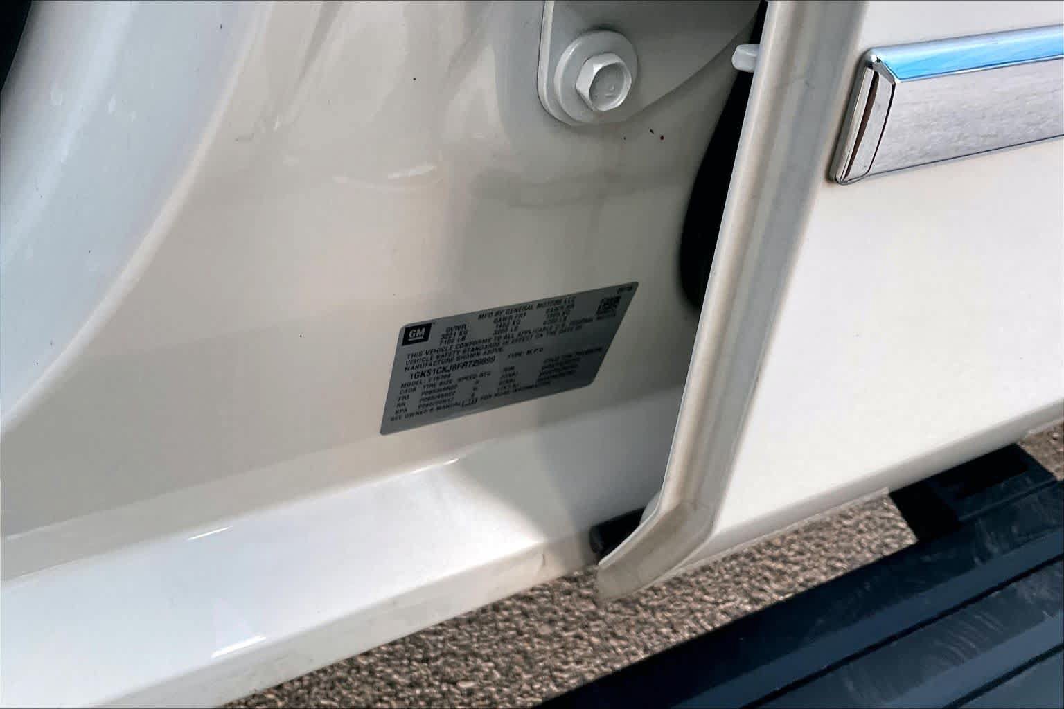 Used 2015 GMC Yukon Denali w/ Premium Package RWD image 32