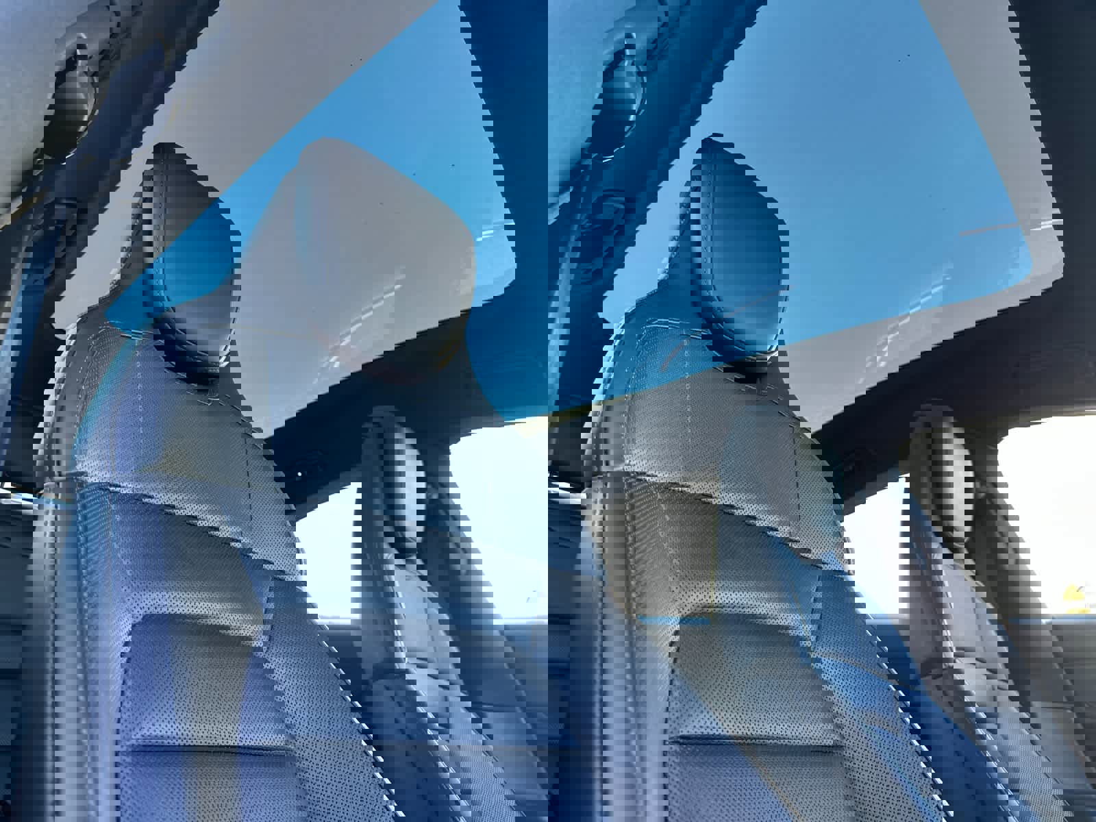 Certified 2022 Porsche Taycan 4S image 17