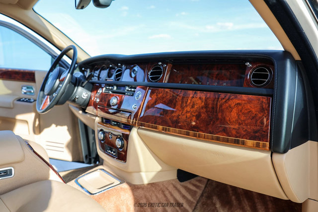 Used 2012 Rolls-Royce Phantom Sedan RWD image 32