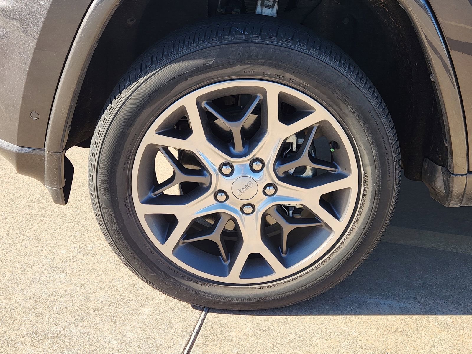 Used 2020 Jeep Grand Cherokee Overland image 14