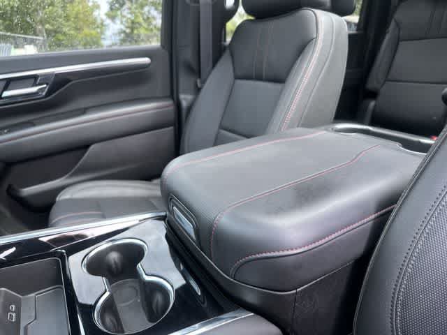 Used 2025 Chevrolet Suburban RST w/ RST Capability Package AWD/4WD image 30