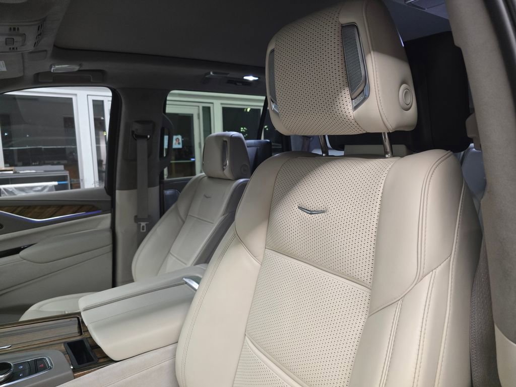 Used 2023 Cadillac Escalade Sport Platinum AWD/4WD image 20
