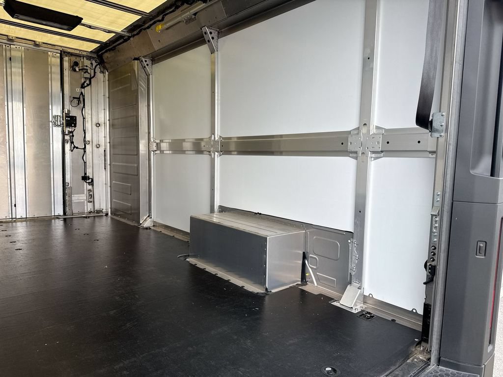 Used 2024 Chevrolet Brightdrop 600 w/ Battery Pack, Max Range AWD/4WD image 18