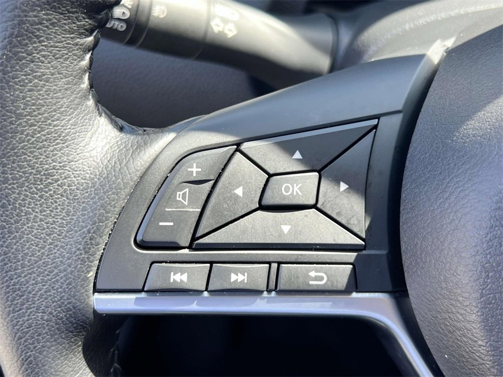 Used 2022 Nissan Rogue Sport SV w/ Technology Package image 19