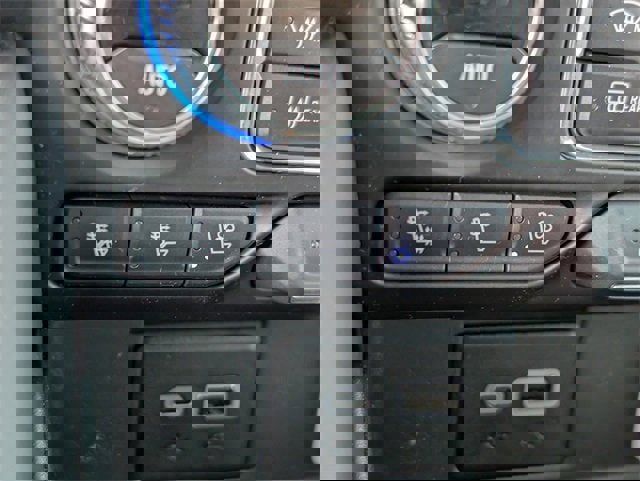 Used 2024 GMC Yukon SLT w/ SLT Luxury Package image 16