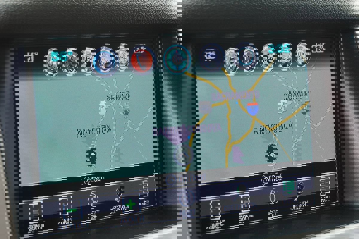 Used 2017 GMC Yukon XL SLT w/ Open Road Package image 42