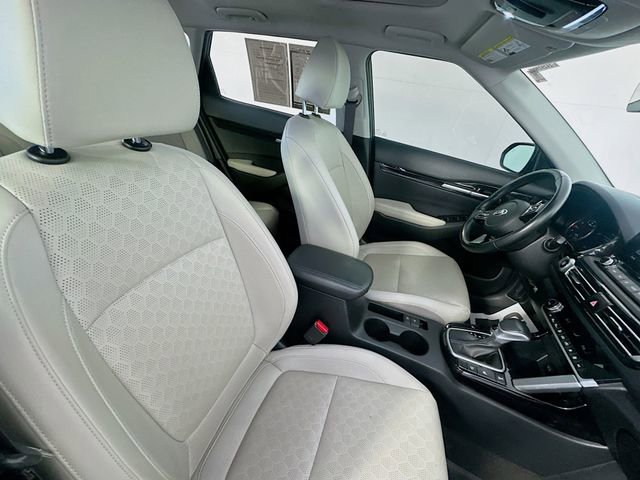 Used 2021 Kia Seltos SX w/ SX Sunroof Package image 29